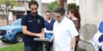 Autoridades sanitarias realizan un operativo en terreno con intervención en viviendas y fumigaciones para prevenir la propagación del virus.