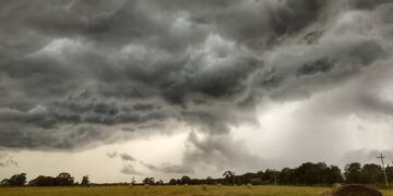 TORMENTAS. Se esperan lluvias para el oeste de Córdoba. (@meteomat)