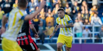 El volante de 32 años no viajó a Santa Fe debido a una molestia muscular.