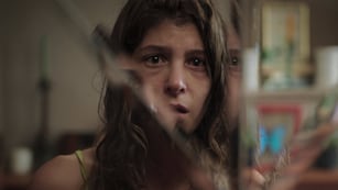 La serie de Netflix sugerida es colombiana y cuenta con 8 capítulos en total.