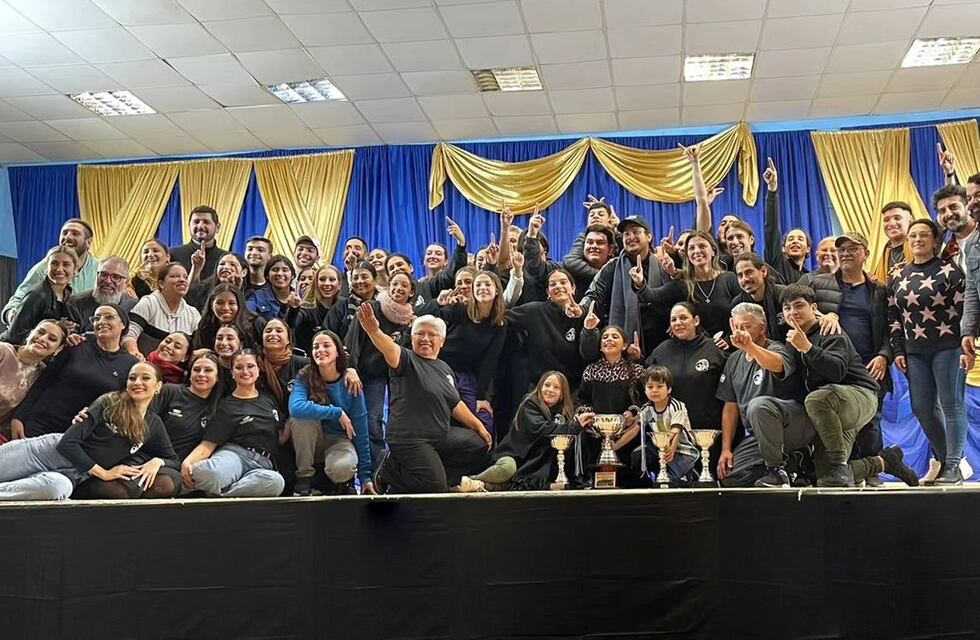 La Escuela Municipal de Danzas de Arroyito, logró la Copa Challenger en Quebracho Herrado 2023