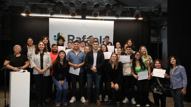 Entregaron certificados de cursos de capacitación hechos en el verano