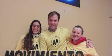 Cintia Dewey junto Patricio Roché y Karen Rupell
