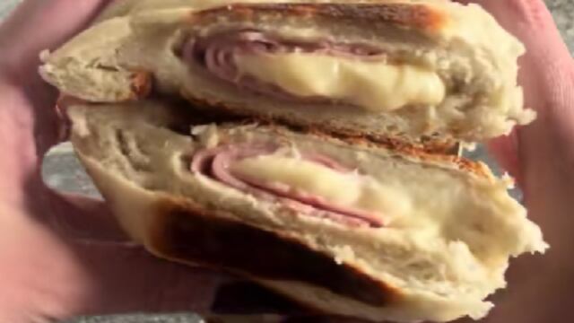 Pan relleno de jamón y queso muy fácil de hacer.