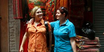 Cuando la violencia se vive, también, en una pareja homosexual
Activistas advierten que hay poco material teórico que aborde este tipo de problemática. A quienes la sufren, les cuesta asumirse víctimas. El debate, a partir de casos en parejas LGBTIQ+. (AP)