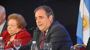 El vicegobernador de Jujuy, Alberto Bernis, dio la bienvenida a los organizadores, panelistas, expositores y asistentes al foro de derecho laboral iniciado este miércoles en la capital juejña.