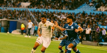 Racing Club, con un mix en su formación, pudo más que Aldosivi y benefició a Talleres.