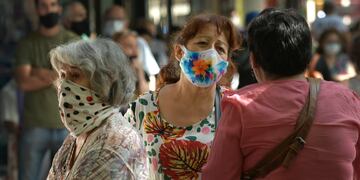 Mendoza 30 de diciembre 2020 Sociedad
Fila en banco de la Nacion Argentina
Foto: Orlando Pelichotti / Los Andes