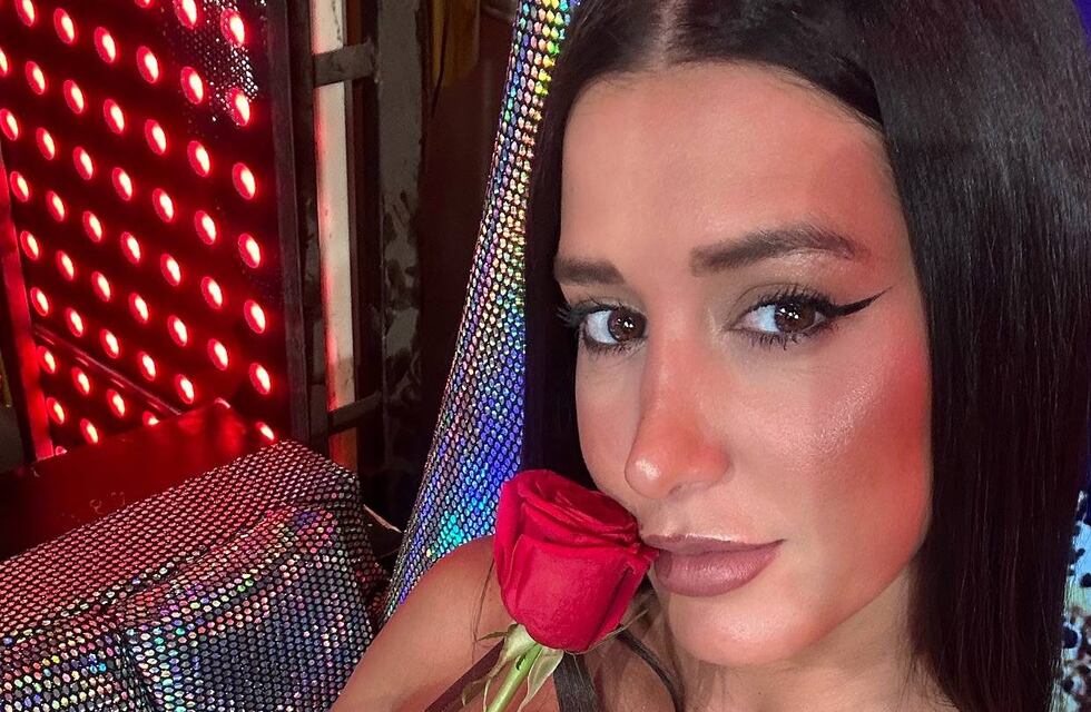 Onda verde: Juliana Díaz brilló con un vestido escotado en la noche colombiana