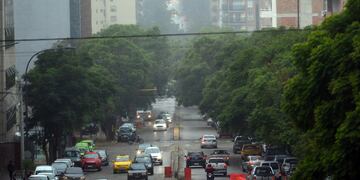 Neblina en la ciudad, imagen referencial.  (Nicolás Bravo/ La Voz)