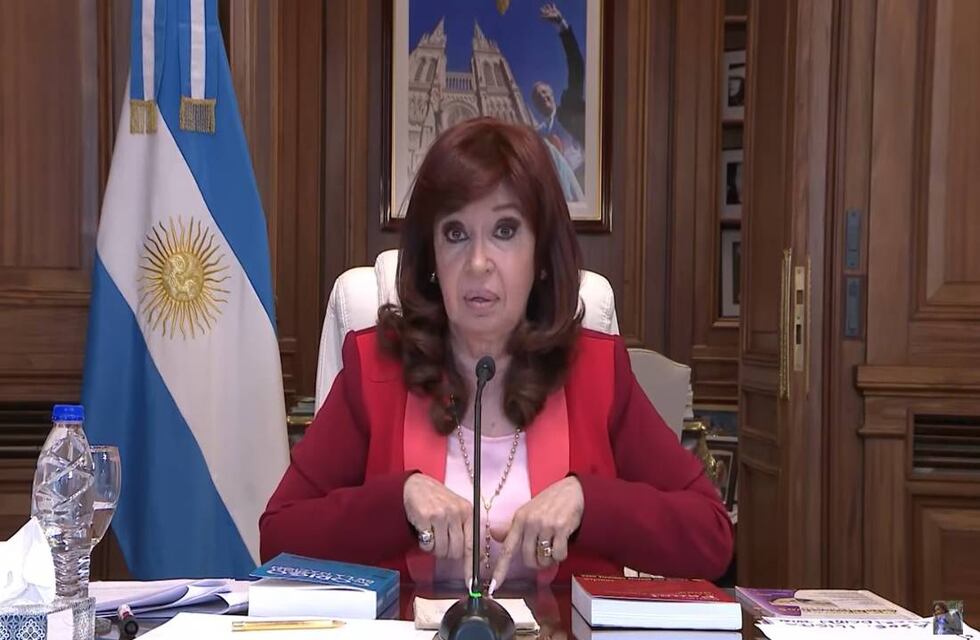 Cristina Kirchner sobre el alegato de su defensa: “Desmorona, como un castillo de naipes, las toneladas de mentiras”