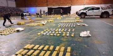 Montecarlo: decomisan importante carga de marihuana en dos allanamientos.