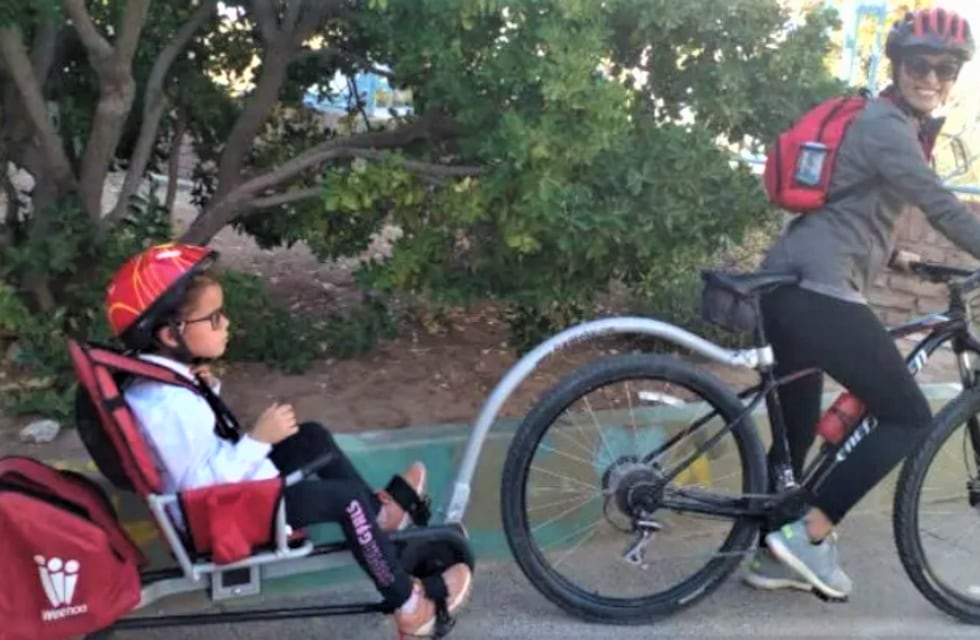 Desesperado pedido: le robaron la bicicleta adaptada que usa para trasladar a su hija y pide ayuda para recuperarla