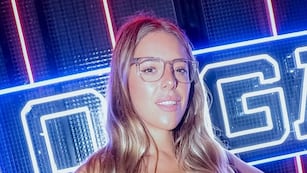 Nati Jota derrochó sensualidad en la noche porteña con un outfit estilo universitario