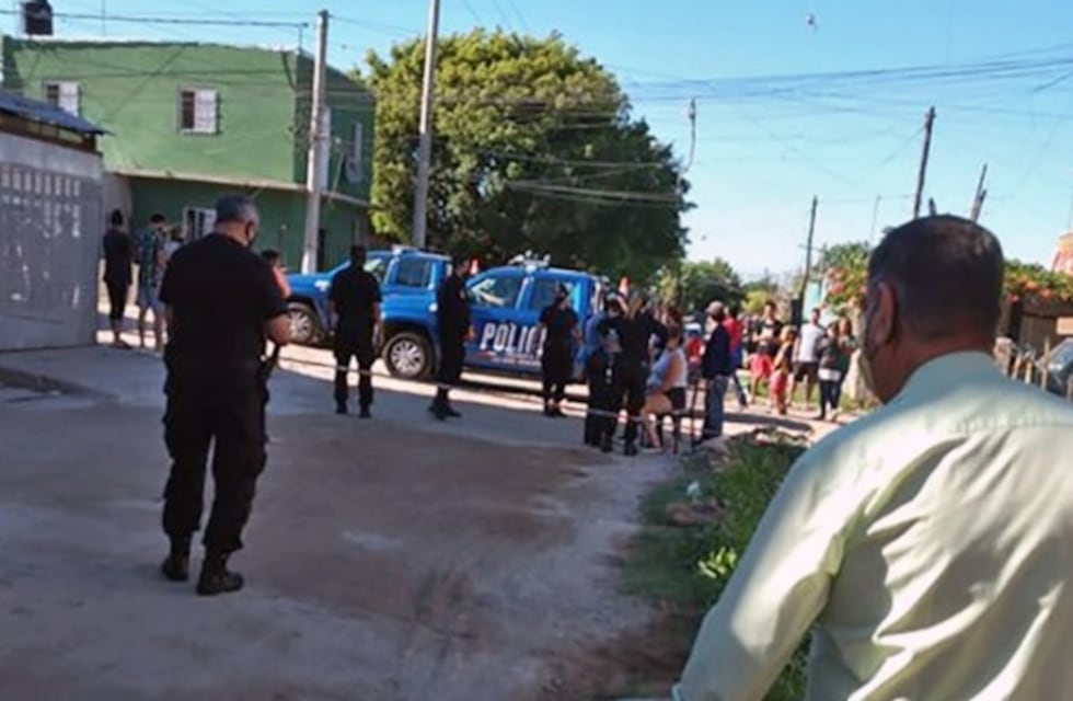 Asesinaron a balazos a dos hombres que iban al trabajo en moto