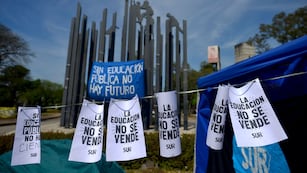 Paro universitario. Acampe en el ingreso a la UNC tras el veto. (Nicolás Bravo / La Bravo)