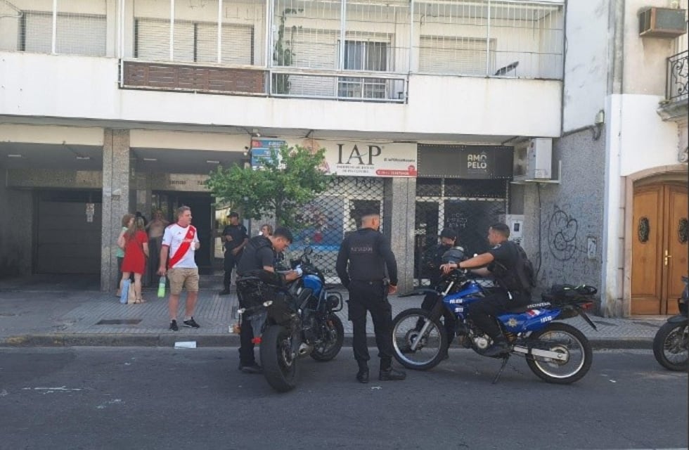 Quiso fumigar su casa y terminaron evacuando el edificio por humos tóxicos en el centro de Rosario