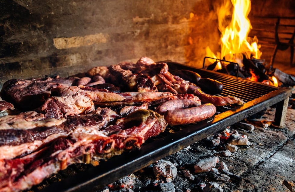 Córdoba: fue al cumpleaños de un amigo, le robó el asado y lo delató una cámara de seguridad