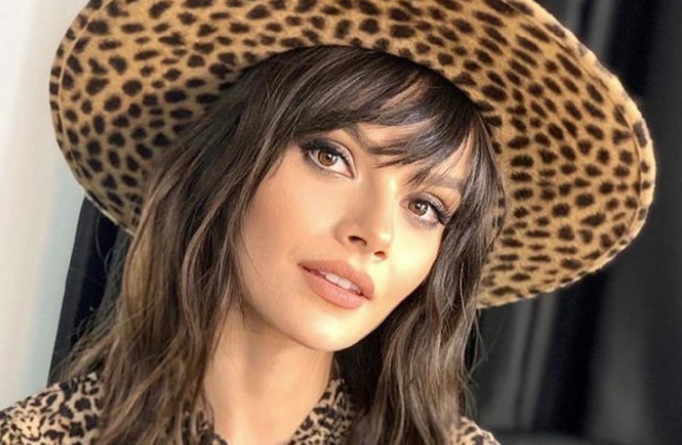 Nazli, la actriz de Doctor Milagro, deslumbró al posar entre flores con un ajustado top