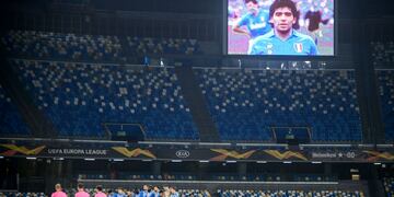 El Nápoli jugó este jueves, en clima de homenaje y con la música de Rodrigo de fondo.