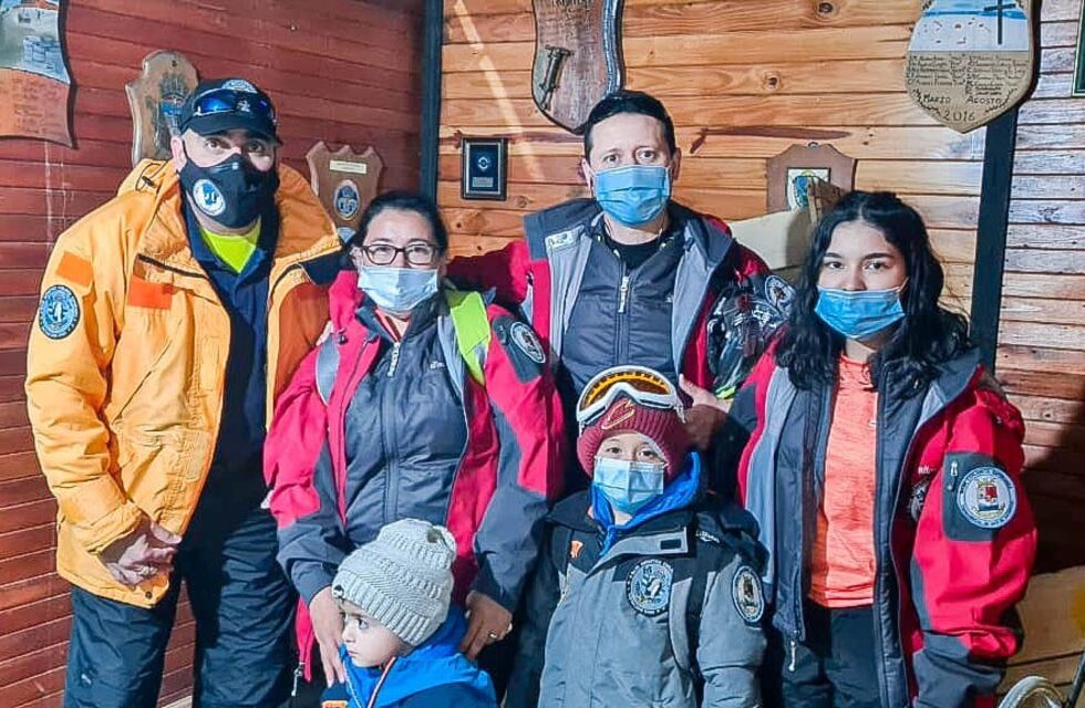 Los desafíos de vivir un año en la Antártida, para una familia norteña