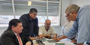 Reunión entre la SAT y autoridades de Juan B. Alberdi.