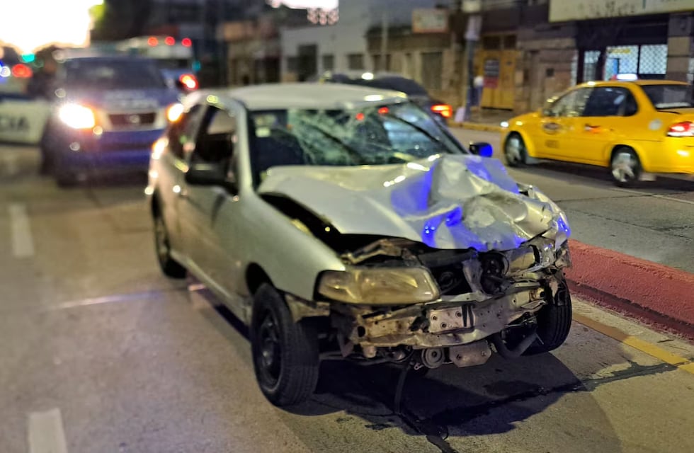 A toda velocidad por Córdoba: el video del tremendo choque que dejó a un niño de 5 años en grave estado