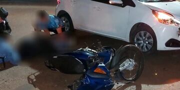 Accidente vial en Eldorado dejó a un motociclista herido.