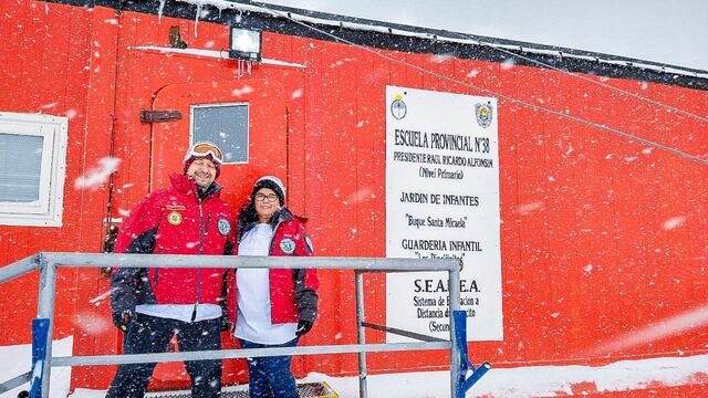 La pareja docente oriunda de la ciudad de Río Grande seleccionada para prestar funciones en la Escuela Provincial N° 38 “Presidente Raúl Ricardo Alfonsín” de la Base Esperanza.