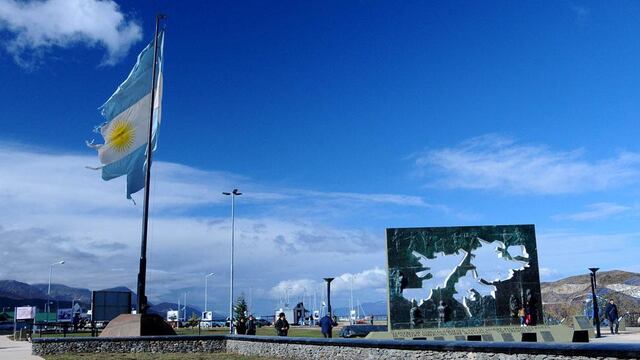 Gracias a las redes sociales un veterano de Malvinas se encontró con una exalumna que participo de un acto en Río Gallegos el 2 de abril de 1982. (DyN/Archivo).