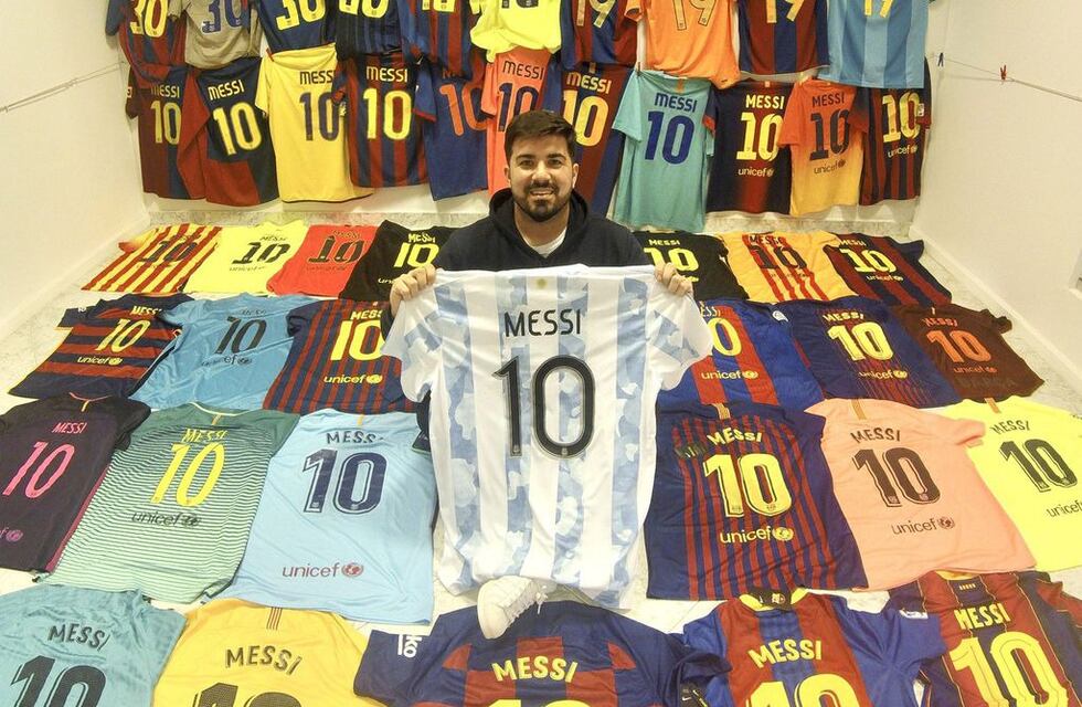 El Templo de Messi en Arroyito está en la casa de Danilo Ciancia y su colección de Camisetas