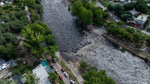 La imponente crecida del río San Antonio desde el aire. (Diario de Carlos Paz)