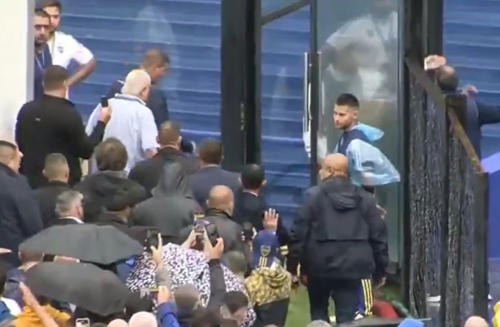 Macri defendió a Milei tras los insultos que recibió cuando votó en Boca: “Qué vergüenza”