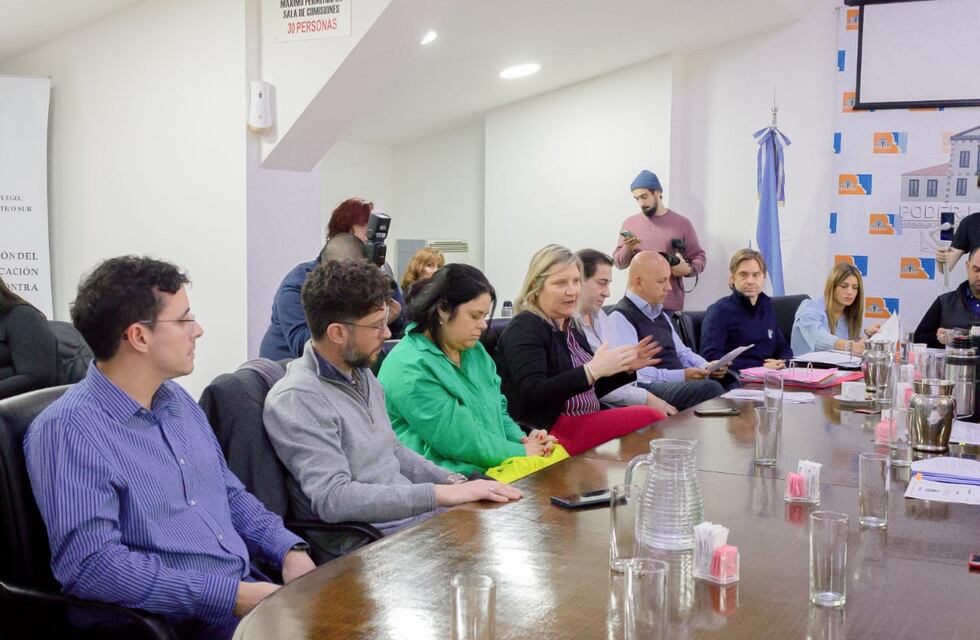 Di Giglio asistió a la Legislatura por el “Programa de arraigo” para médicos de Tierra del Fuego