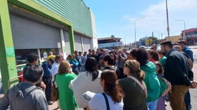Trabajadores del Vea continúan con las protestas a la espera de la audiencia en la Secretaría de Trabajo