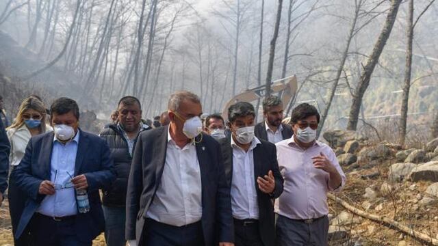 Jaldo recorrió las zonas de los incendios.