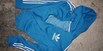 ¿Conviene comprar en Miami?: esto es lo que vale un buzo Adidas.