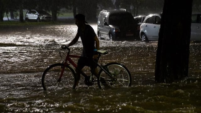 “El agua no causó mayores problemas y no hubo inundaciones ni anegamientos” dijo el director de Defensa Civil