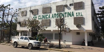 Una persona falleció en la Clínica Argentina de Clorinda y se esperan los resultados del hisopado