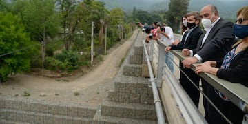 Inauguraron el puente sobre el Río Muerto en El Corte
