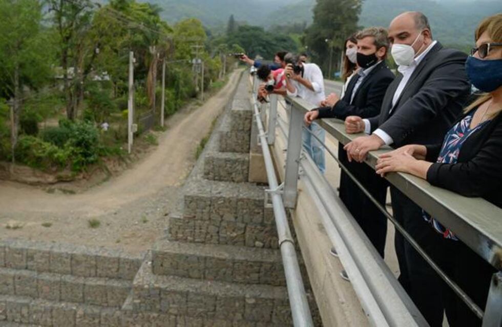 Inauguraron el puente sobre el Río Muerto en El Corte