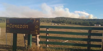 El Destacamento Lago Escondido de la Secretaría de Protección Civil informó sobre una columna de humo en la Reserva Provincial Corazón de la Isla.