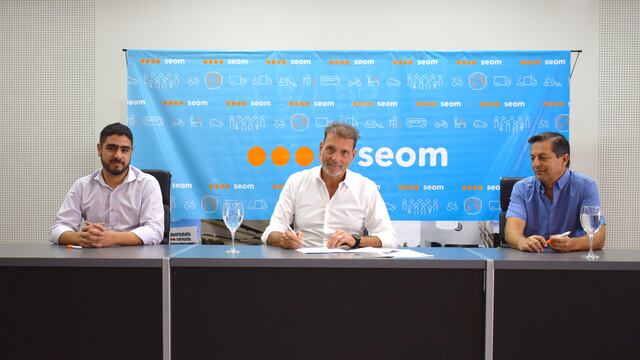 El Delegado de la Regional Nº 3 de Educación Gerardo Cardoni, el secretario General del SEOM, Darío Cocco y el Director del CFP Nº 5, Marcelo Caluva