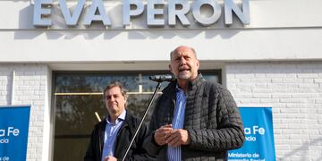 Omar Perotti viaja a Europa en busca de fondos para obras.