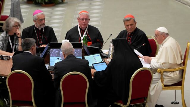 El Papa Francisco en el Sínodo de los Obispos en el Salón Pablo VI del Vaticano. (AP)