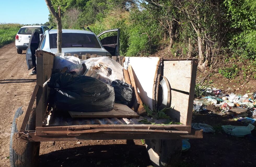 Hasta $600.000 de multa por tirar basura en los caminos rurales de Rafaela