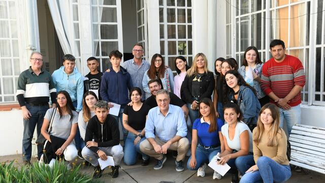 Luis Castellano se reunió con jóvenes que tienen su primera experiencia laboral
