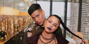 Emilia y Duki filmaron el clip en una mansión de Miami, con el fantasma de Frank Sinatra dando vueltas. (Sony Music)