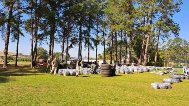 Millonaria apertura de mercadería de contrabando en Eldorado.