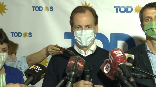 Bordet desde el Bunker del PJ junto al candidato Enrique Cresto.